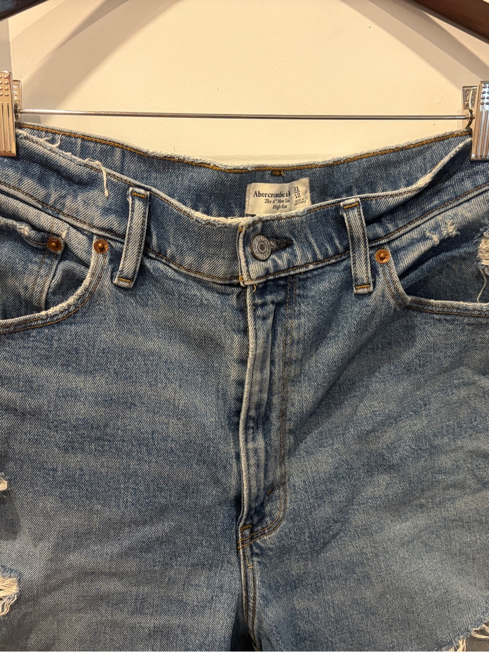Abercrombie curve mom High-Rise Denim Shorts - Light Blue - Picture 4 of 9